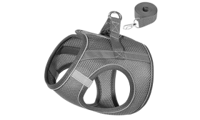 Grå reflekssele i lett nylon med justerbar stropp, sølv D-ring og matchende sikkerhetsbånd for id brikke katt.